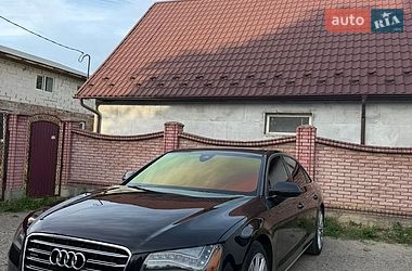 Седан Audi A8 2013 в Надвірній