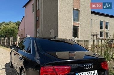 Седан Audi A8 2013 в Надворной
