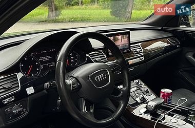Седан Audi A8 2013 в Надворной