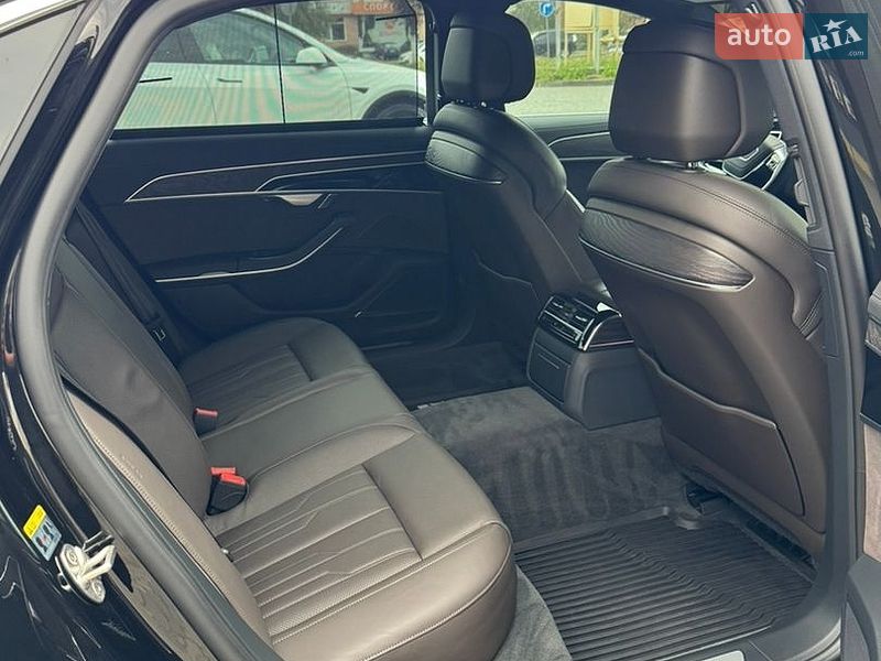 Седан Audi A8 2022 в Івано-Франківську