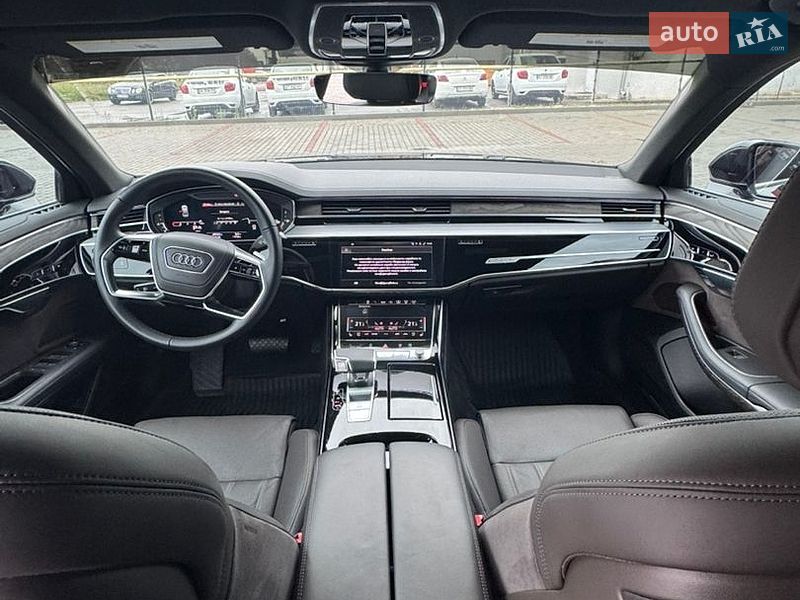 Седан Audi A8 2022 в Івано-Франківську