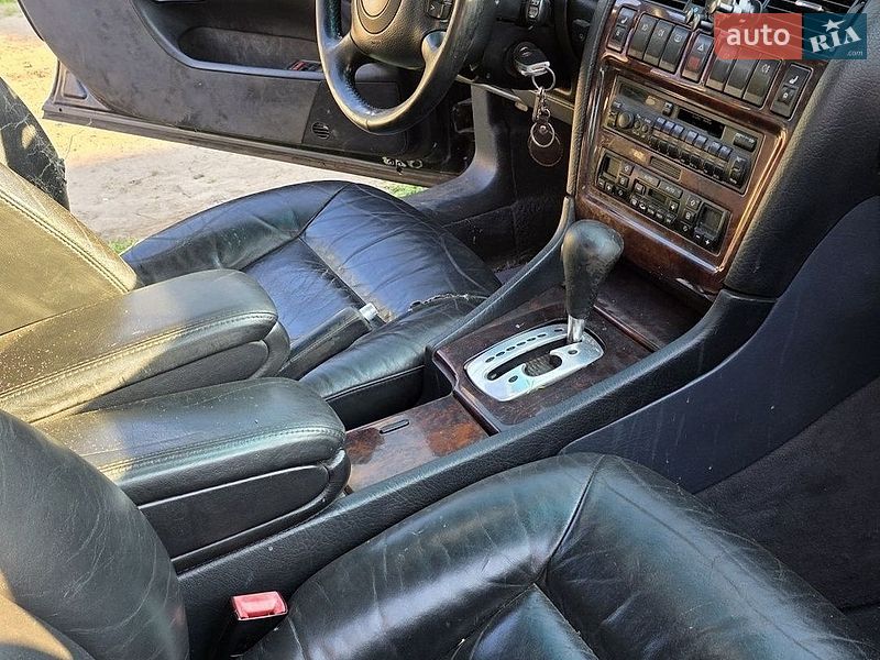 Седан Audi A8 1998 в Краснограді