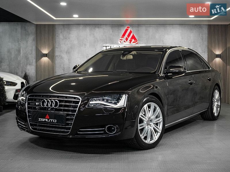 Седан Audi A8 2013 в Одесі