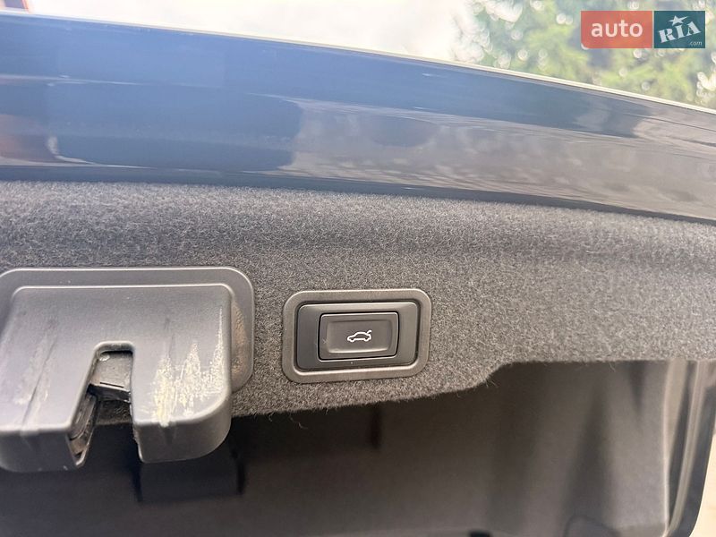 Седан Audi A8 2015 в Львові фото 10 Седан Audi A8 2015 в Львові