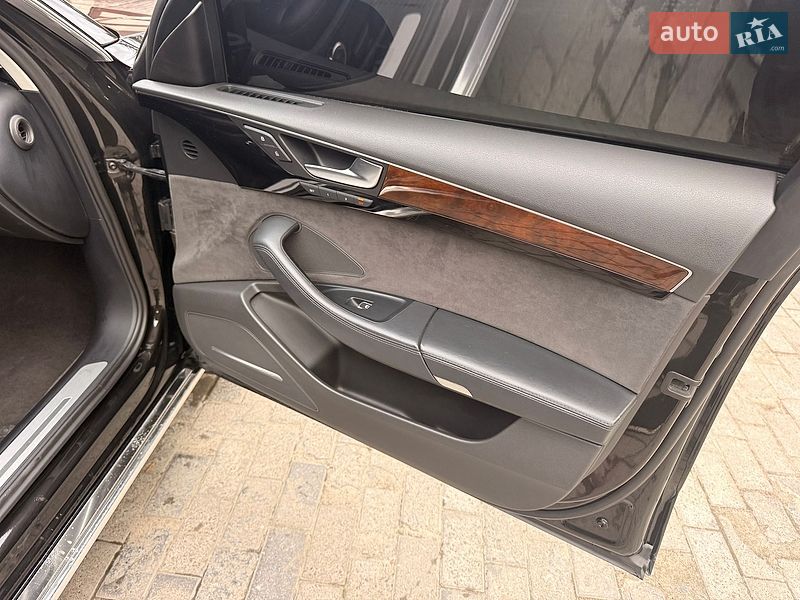 Седан Audi A8 2015 в Львові фото 11 Седан Audi A8 2015 в Львові
