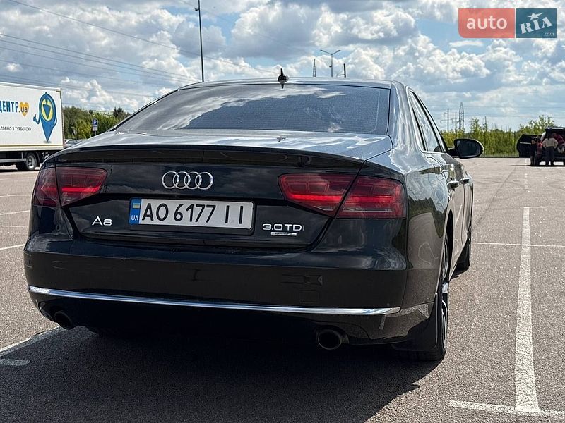 Седан Audi A8 2012 в Рівному