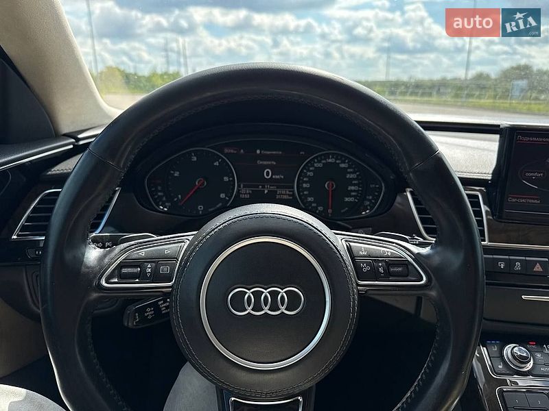 Седан Audi A8 2012 в Рівному