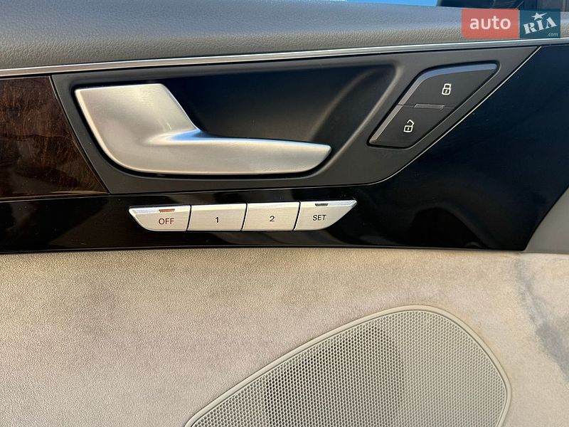 Седан Audi A8 2017 в Киеве
