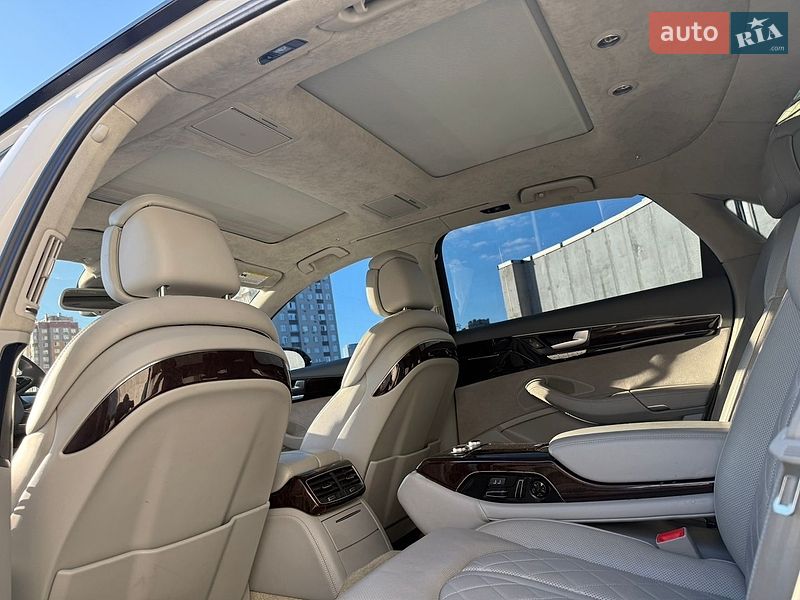 Седан Audi A8 2017 в Киеве