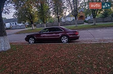 Седан Audi A8 1994 в Варві