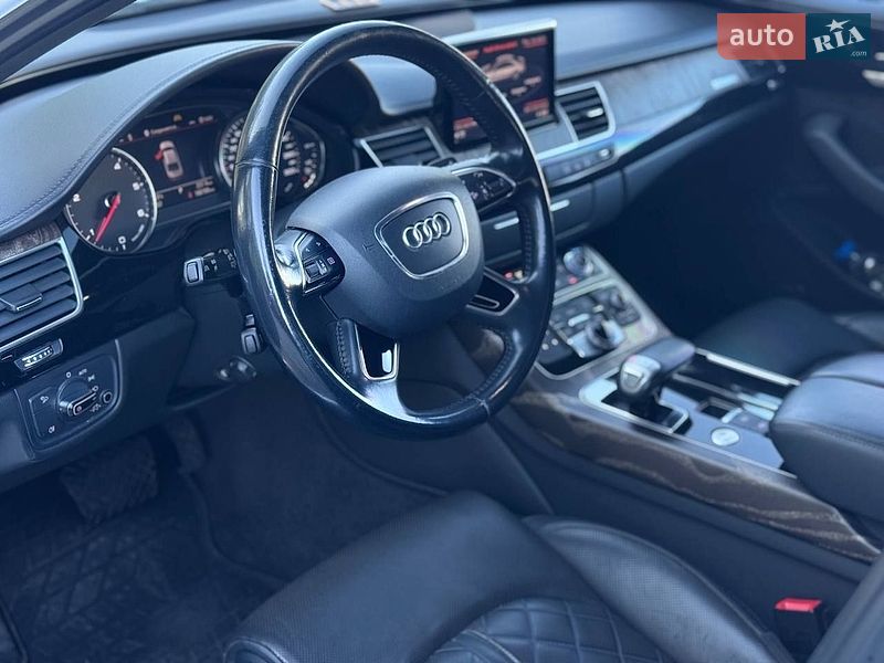 Седан Audi A8 2017 в Києві