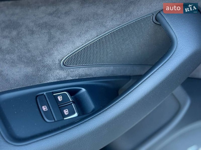 Седан Audi A8 2017 в Києві