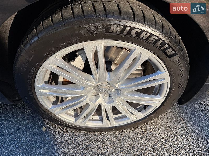 Седан Audi A8 2013 в Киеве