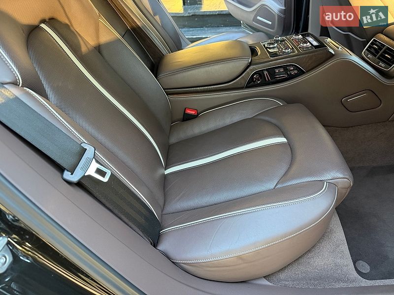 Седан Audi A8 2013 в Киеве