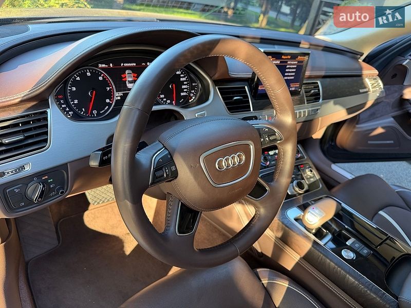 Седан Audi A8 2013 в Киеве