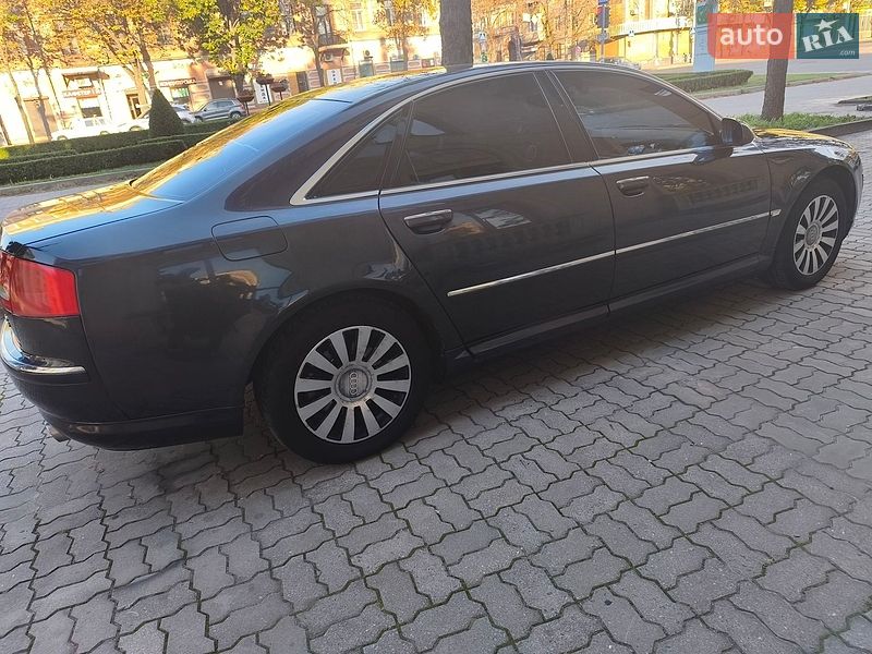 Седан Audi A8 2003 в Запорожье
