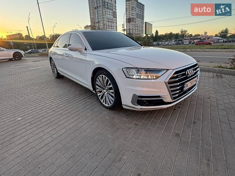 Седан Audi A8 2018 в Киеве