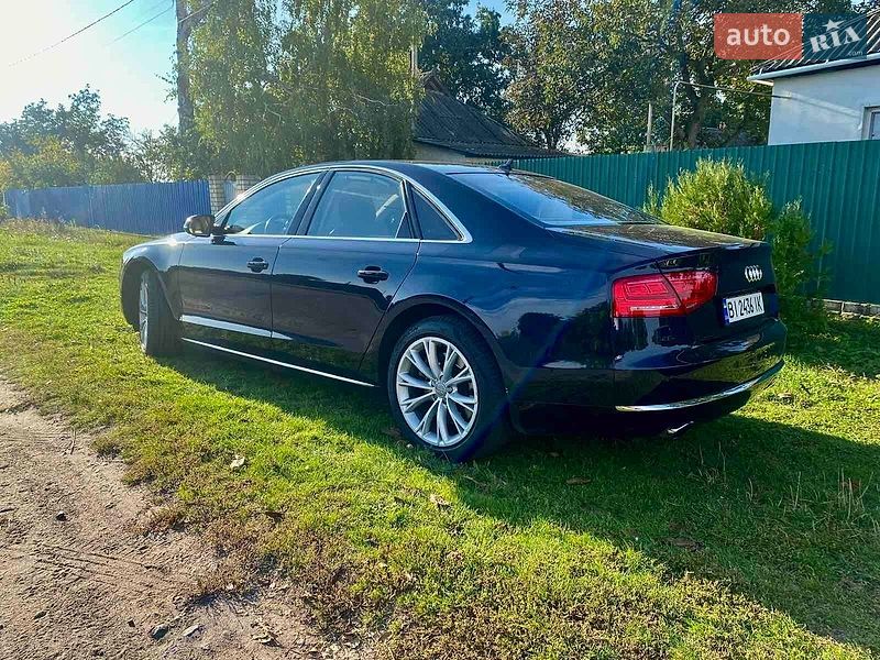 Седан Audi A8 2010 в Глобиному