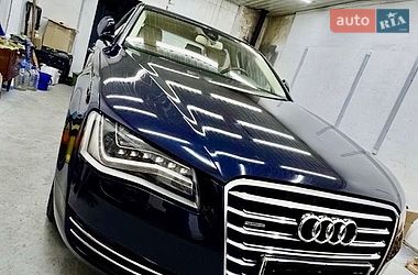 Седан Audi A8 2010 в Глобине