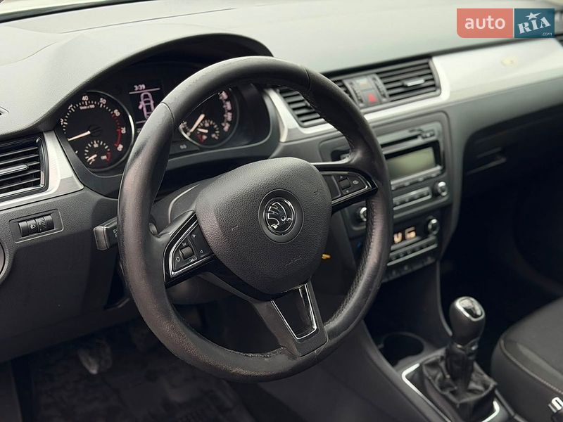 Седан Audi A8 2012 в Павлограді