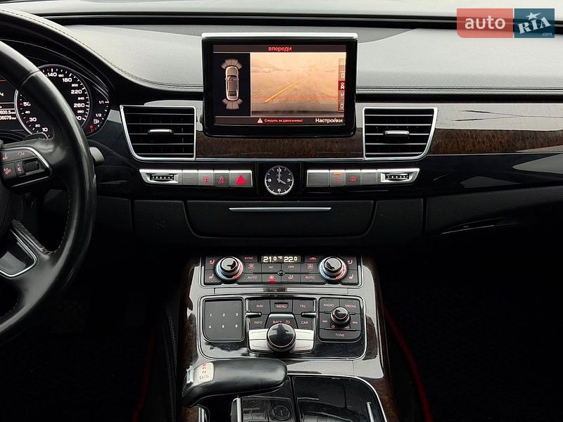 Седан Audi A8 2012 в Павлограді