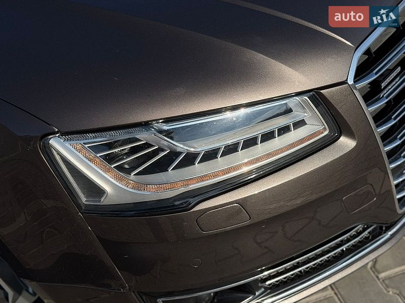 Седан Audi A8 2014 в Кривом Роге