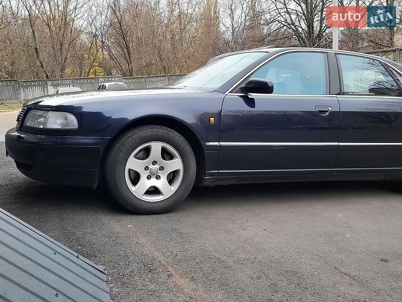 Седан Audi A8 1998 в Броварах