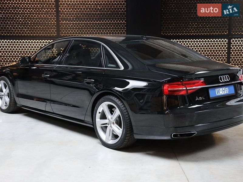 Седан Audi A8 2017 в Луцьку