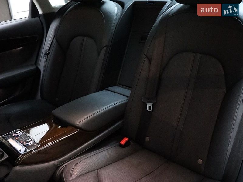 Седан Audi A8 2017 в Луцьку