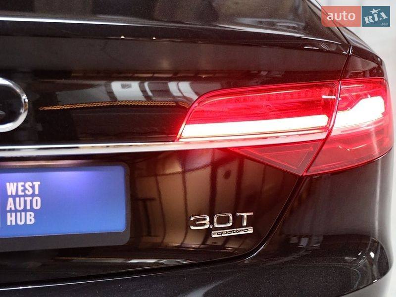 Седан Audi A8 2017 в Луцьку