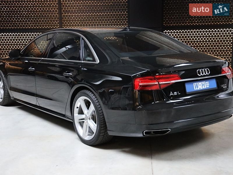 Седан Audi A8 2017 в Луцьку
