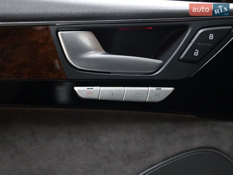 Седан Audi A8 2017 в Луцьку