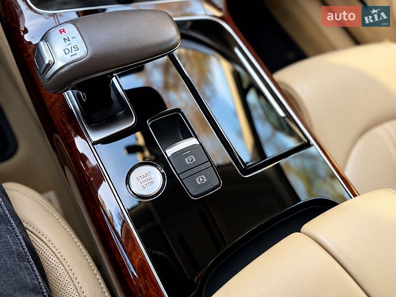 Седан Audi A8 2013 в Харькове