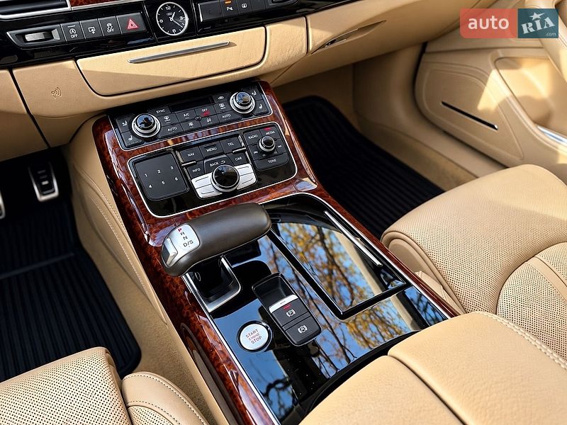 Седан Audi A8 2013 в Харькове