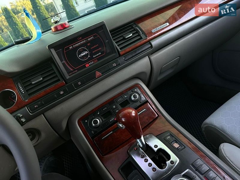 Седан Audi A8 2003 в Первомайську
