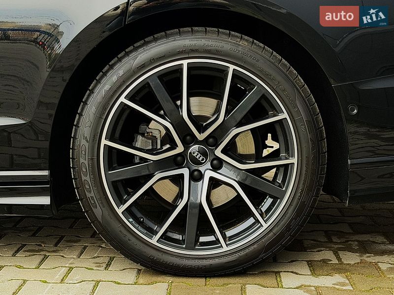 Седан Audi A8 2019 в Киеве