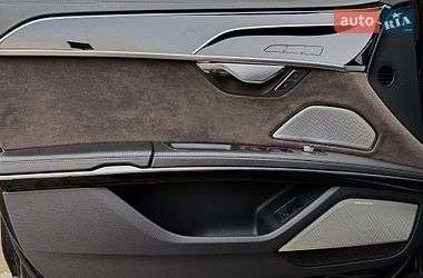 Седан Audi A8 2019 в Киеве
