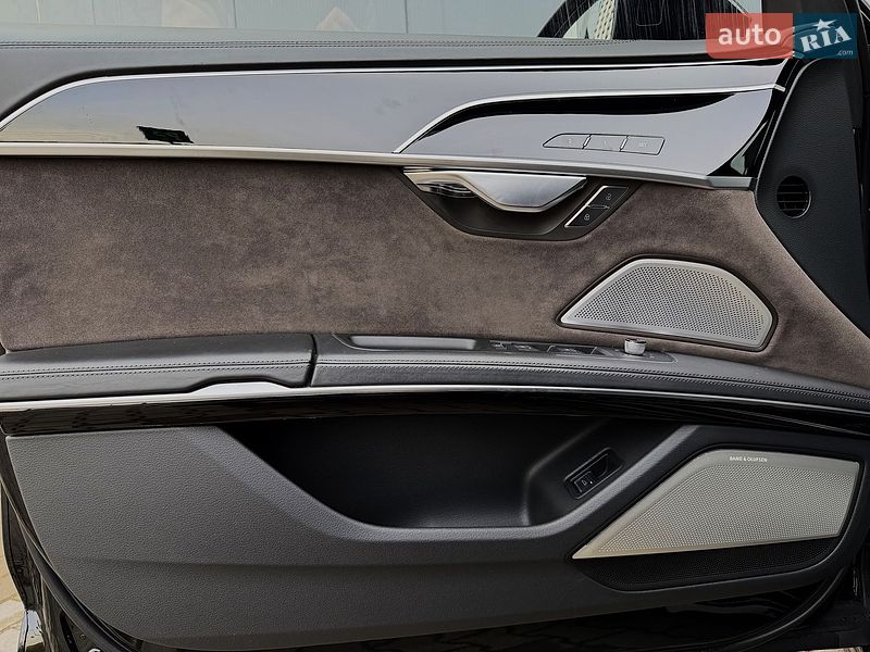 Седан Audi A8 2019 в Киеве