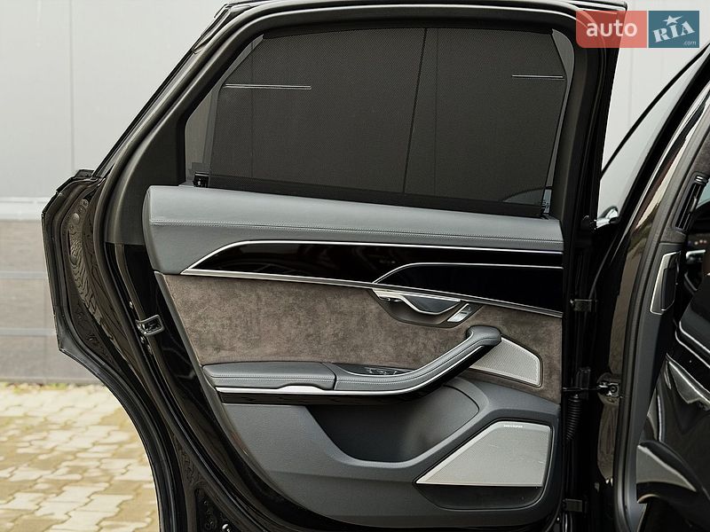 Седан Audi A8 2019 в Киеве