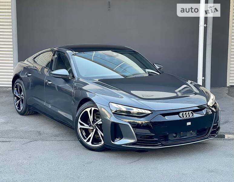 Лифтбек Audi e-tron GT 2022 в 