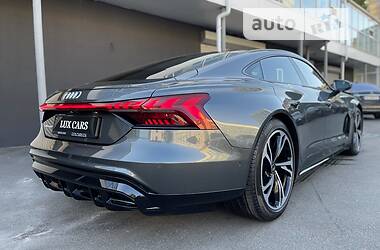 Лифтбек Audi e-tron GT 2022 в 