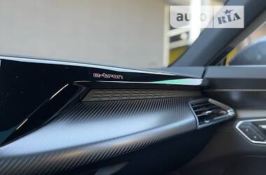 Лифтбек Audi e-tron GT 2022 в 