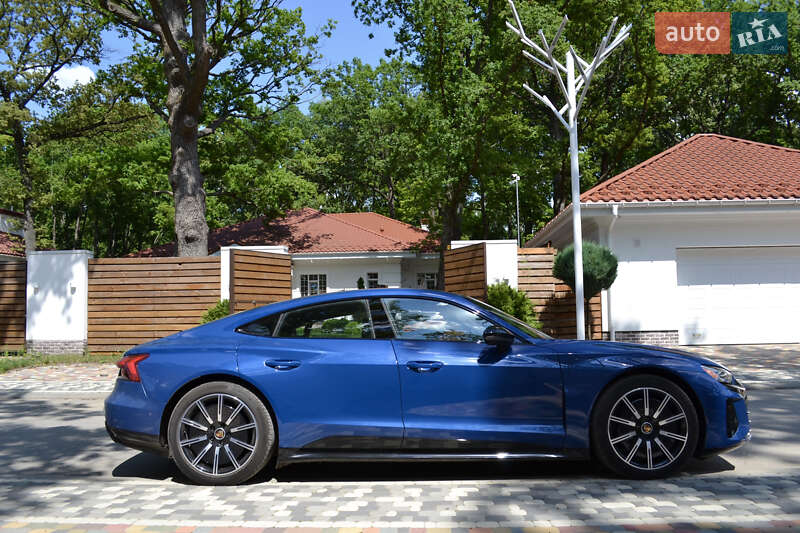 Лифтбек Audi e-tron GT 2023 в Киеве