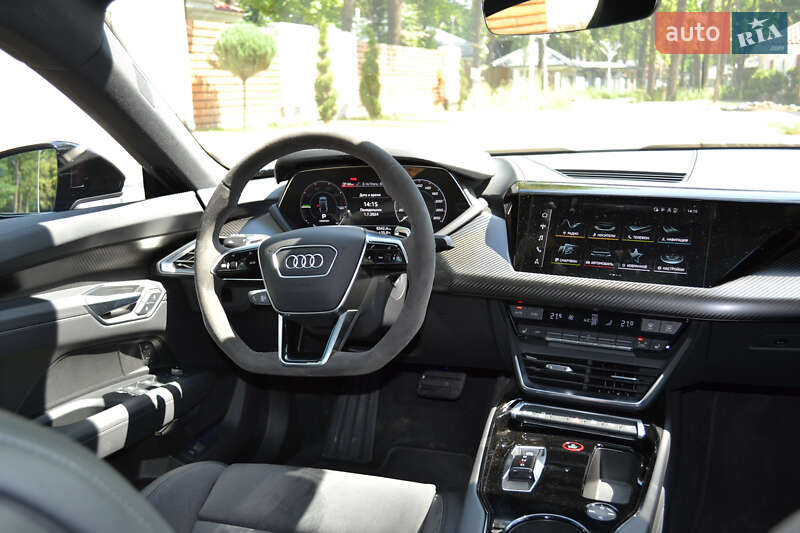 Лифтбек Audi e-tron GT 2023 в Киеве