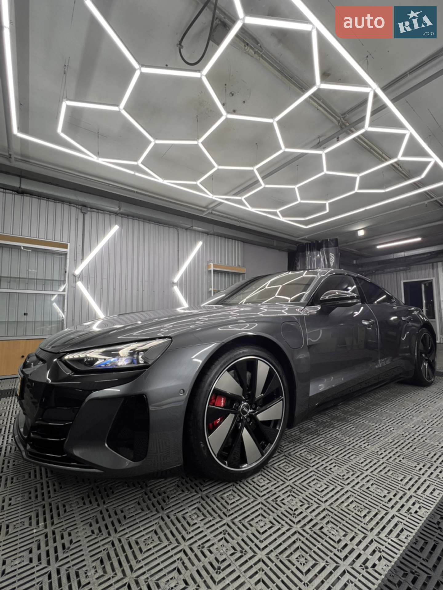2021 Audi e-tron GT - мініатюра 16