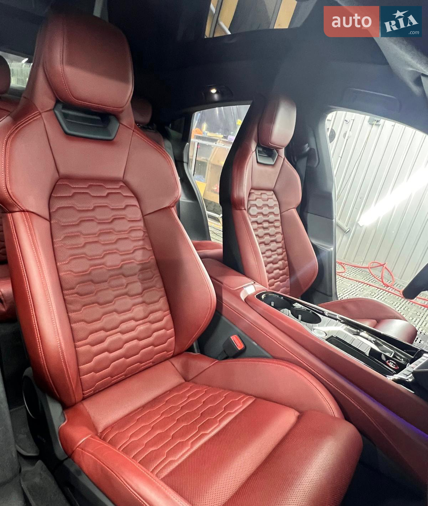 2021 Audi e-tron GT - мініатюра 28