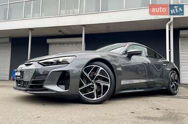 Лифтбек Audi e-tron GT 2021 в 