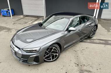 Лифтбек Audi e-tron GT 2021 в 