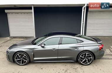Лифтбек Audi e-tron GT 2021 в 