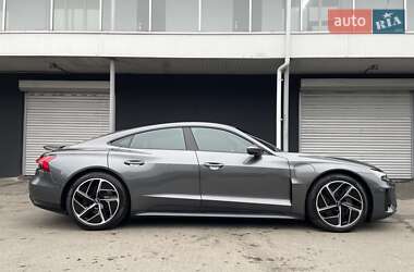 Лифтбек Audi e-tron GT 2021 в 